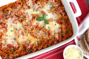 5 ingredient pizza pasta bake