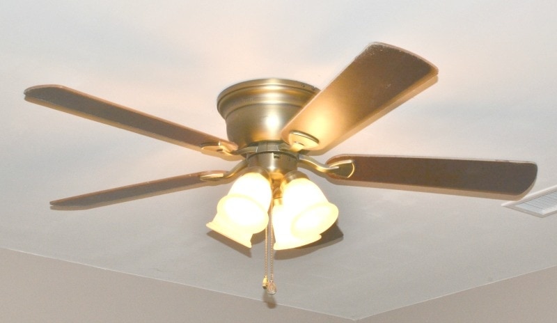 ceiling fan and light saves energy