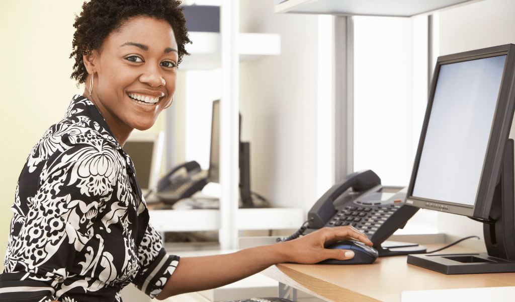 woman working online as a virtual assistant