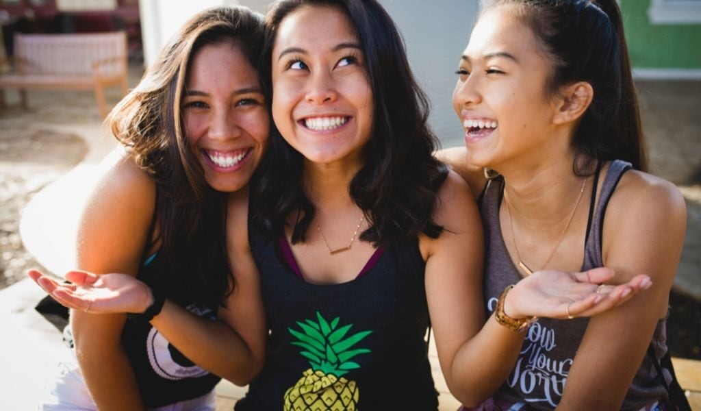 3 female friends 