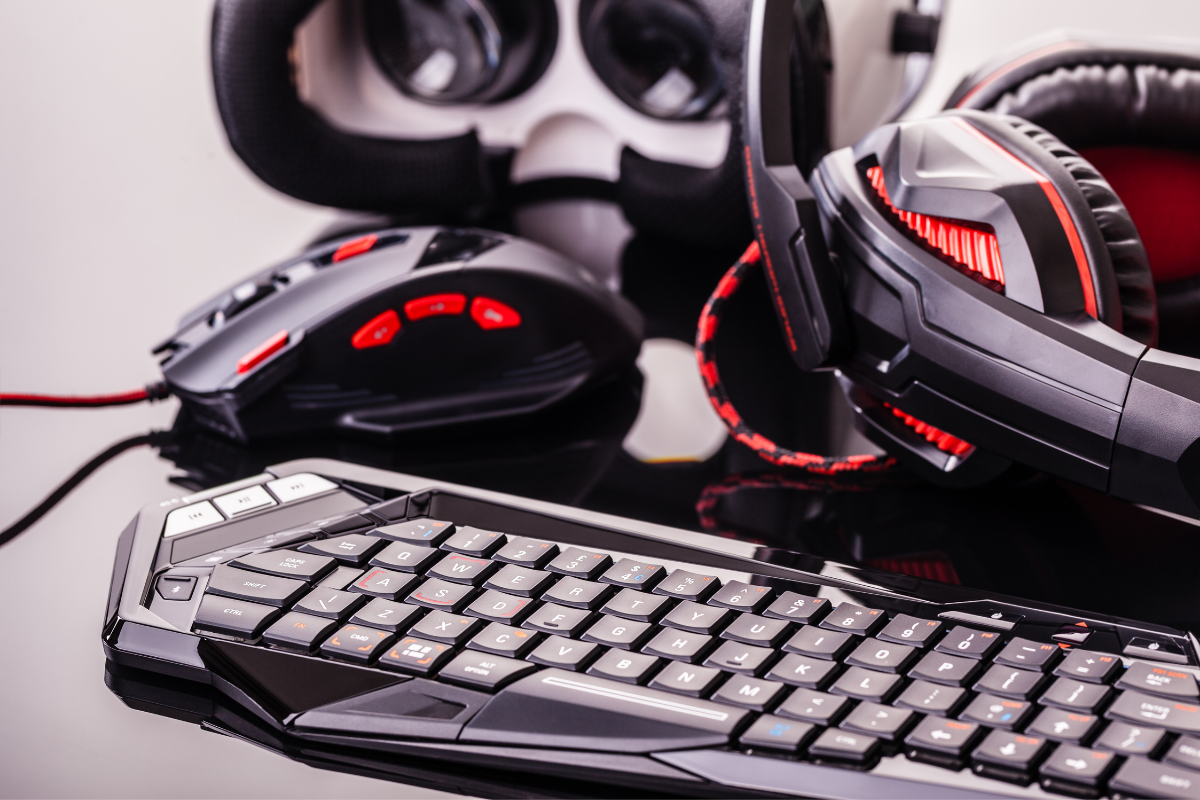 black and red headphones, keyboard and mouse for gaming to shut off to save on electricity